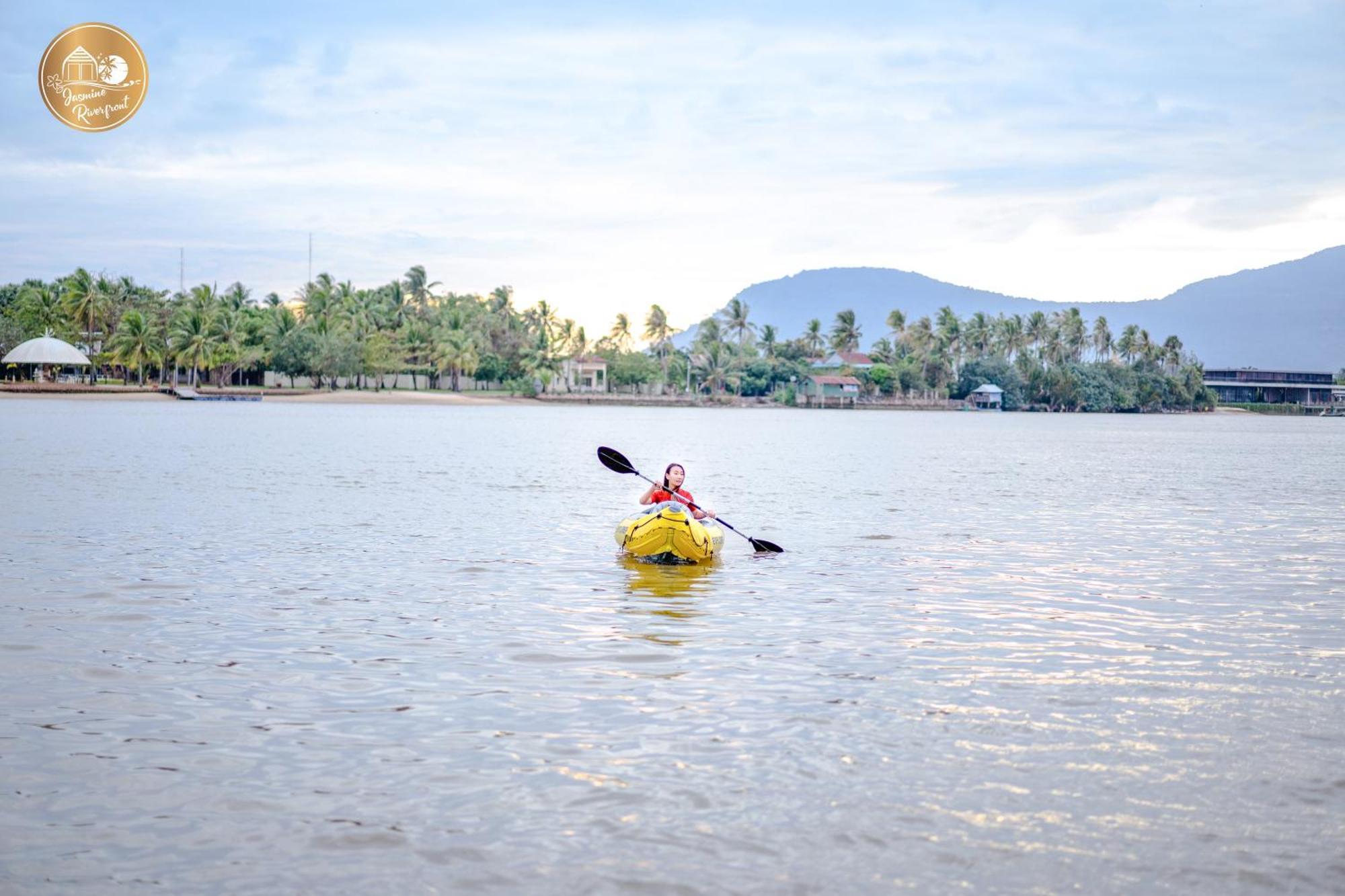 Jasmine River Front Hotel Kampot Eksteriør billede