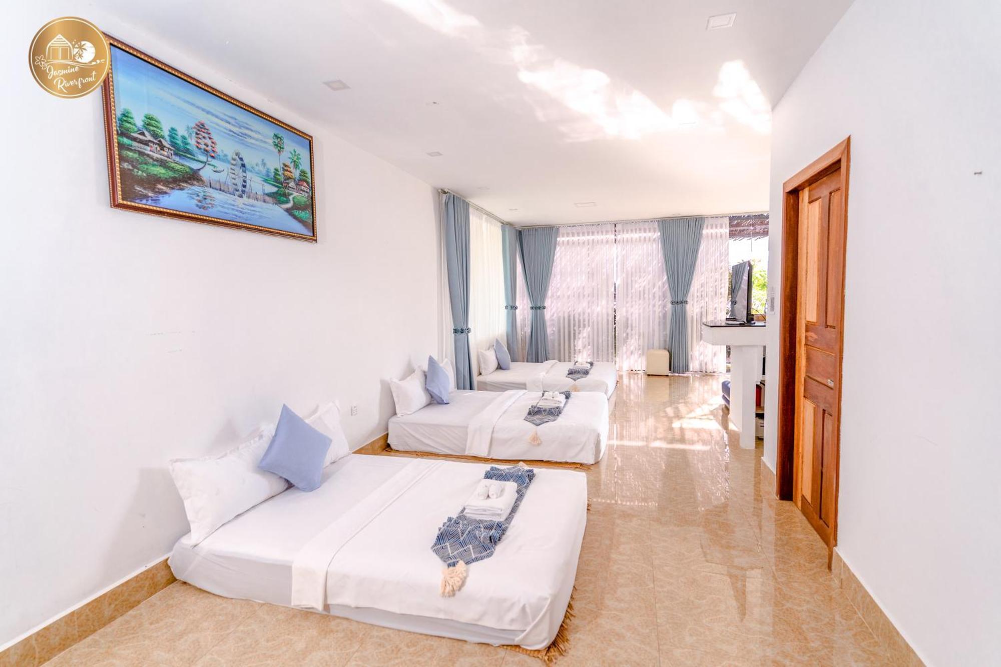 Jasmine River Front Hotel Kampot Eksteriør billede